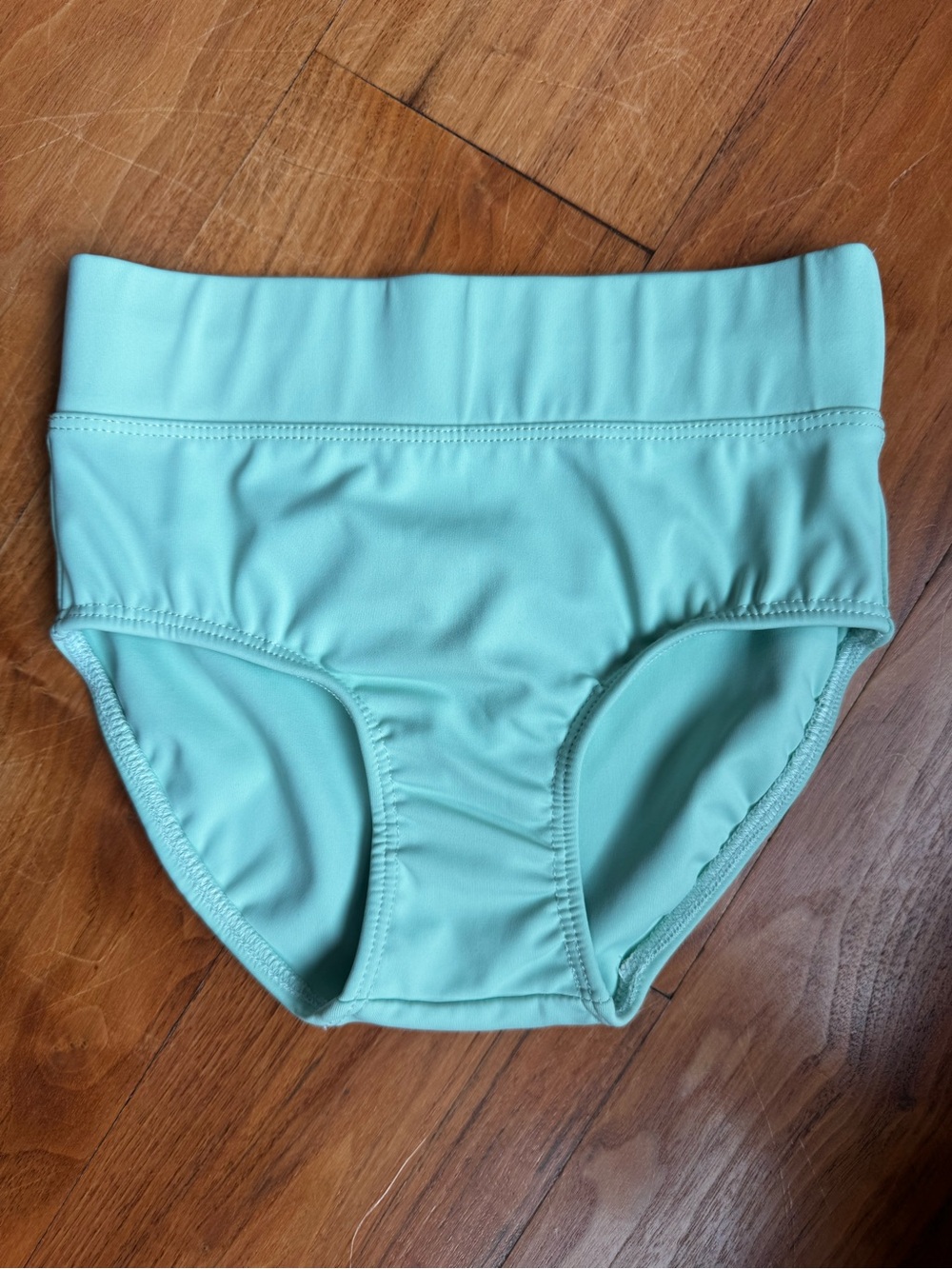 Girls’ Tiger Friday Mint belief brief. Size: CL